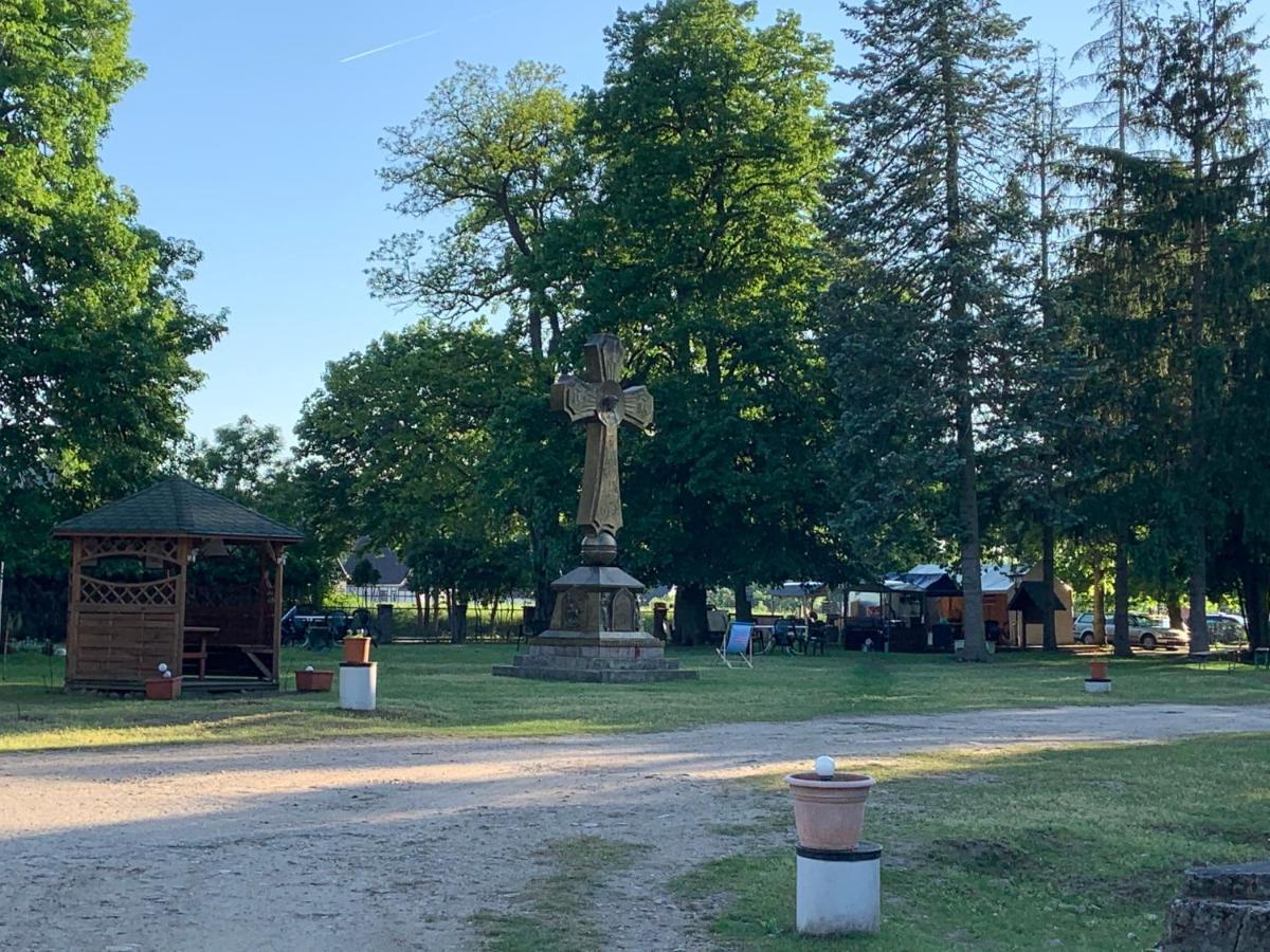 St. Georg Kloster Milmersdorf エクステリア 写真